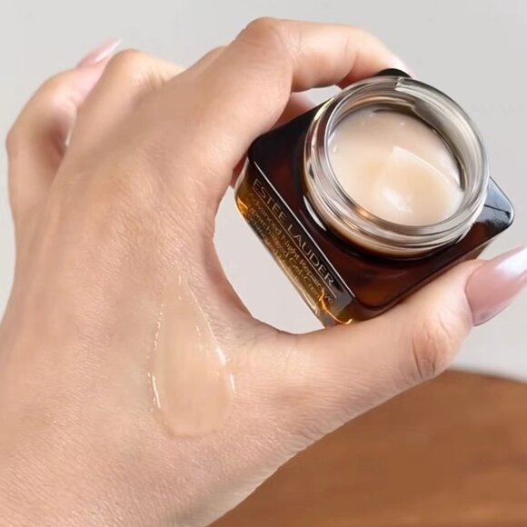 Estée Lauder Revitalizing Supreme+ Bright Power Soft Creme - Picture 11 of 12